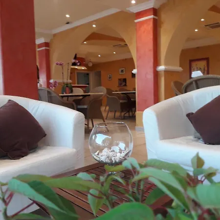 & La Hotel Sainte-Maxime